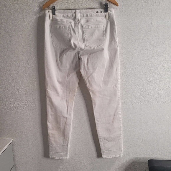 🐑EUC-CAbi Women's Cream Straight Leg Jeans - Picture 4 of 13